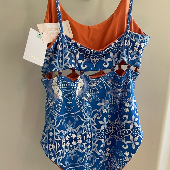 Saha swim suit, size L. NWT, reversible. - Picture 2 of 5